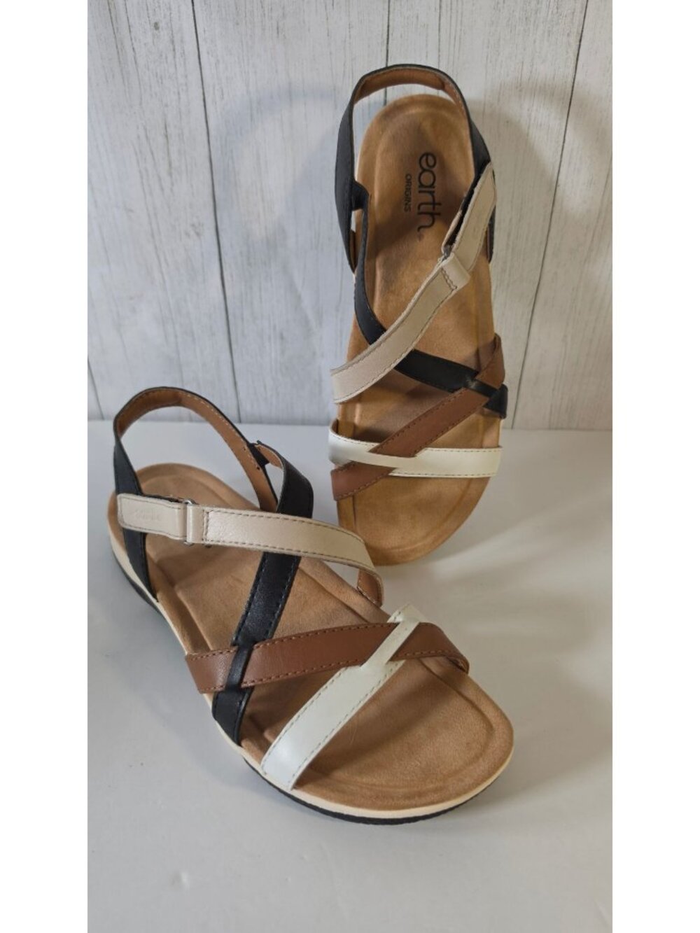 NEW EARTH STERLING STRAPPY SPORT SANDALS LEATHER COMFORT WALKING MULTI COLOR 7.5
